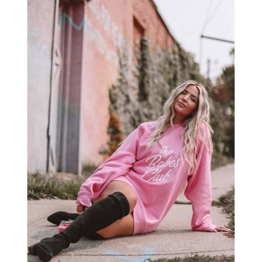 ISO birds papaya brunette the label sweater